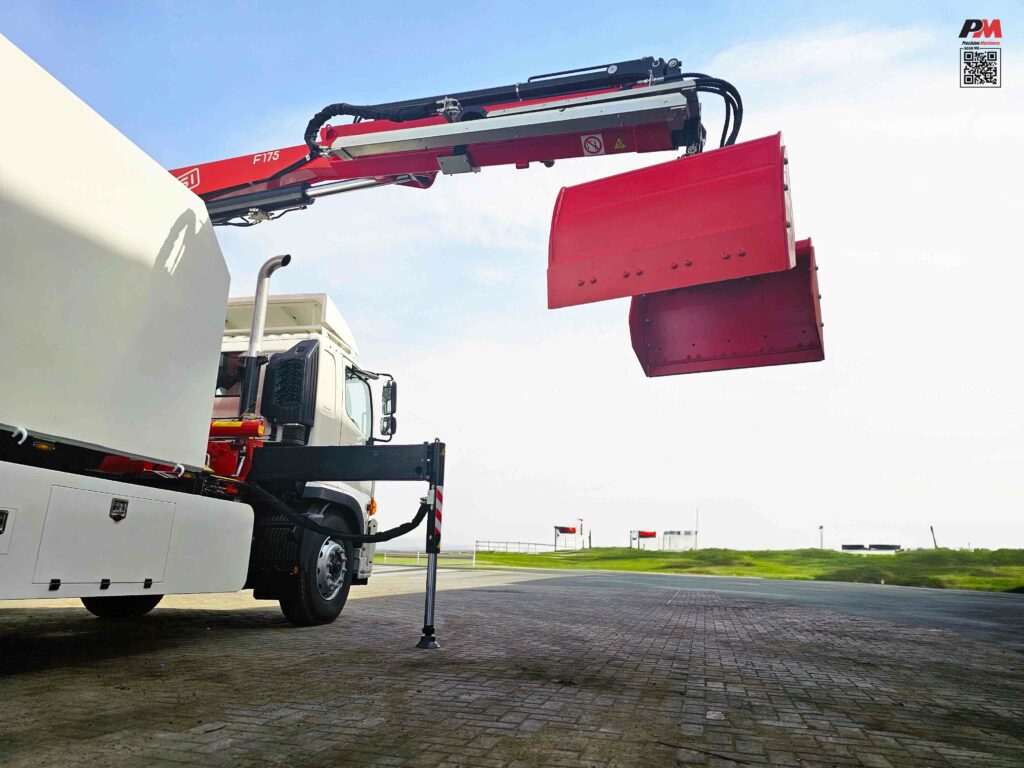knuckle boom crane with grab on tipper truck